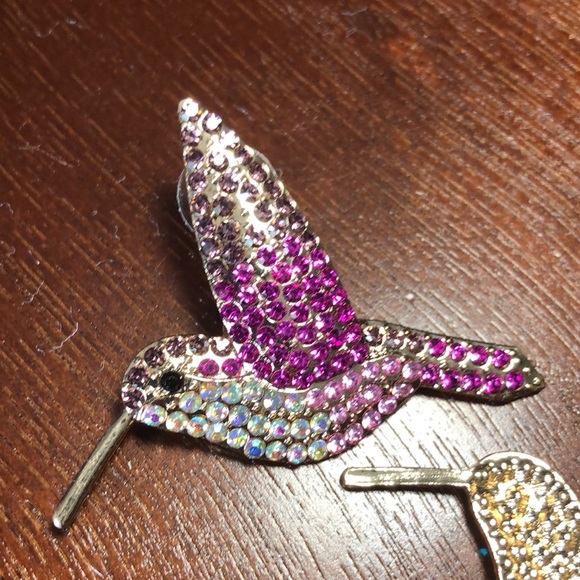 3/$25 NWT Pink & White Rhinestone Bird Stud Earrings - Picture 4 of 4